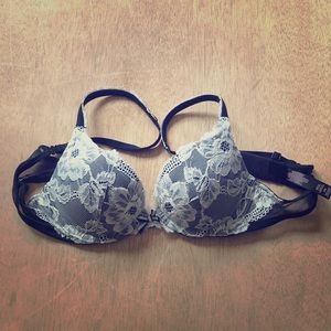 Victoria’s Secret Body by Victoria push-up bra 32B